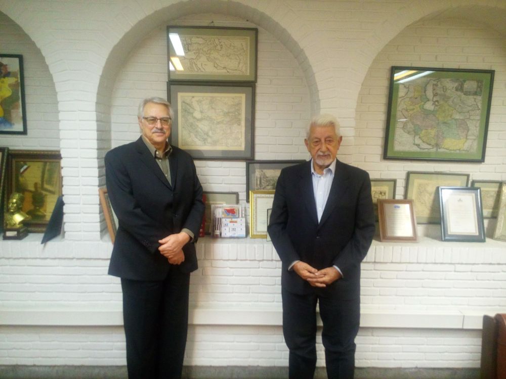 گزارش دیدار جواد طباطبایی و تقی توکلی-نشریه کارخانه دار