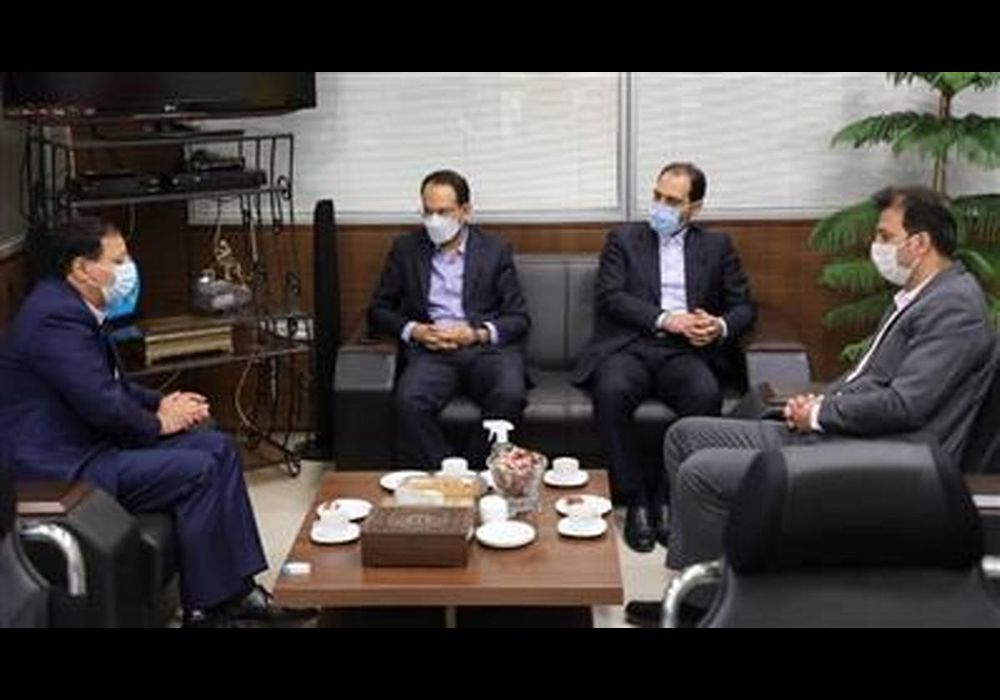 دیدار مدیر روابط عمومی فولاد مبارکه با مدیران روزنامه ها (1)