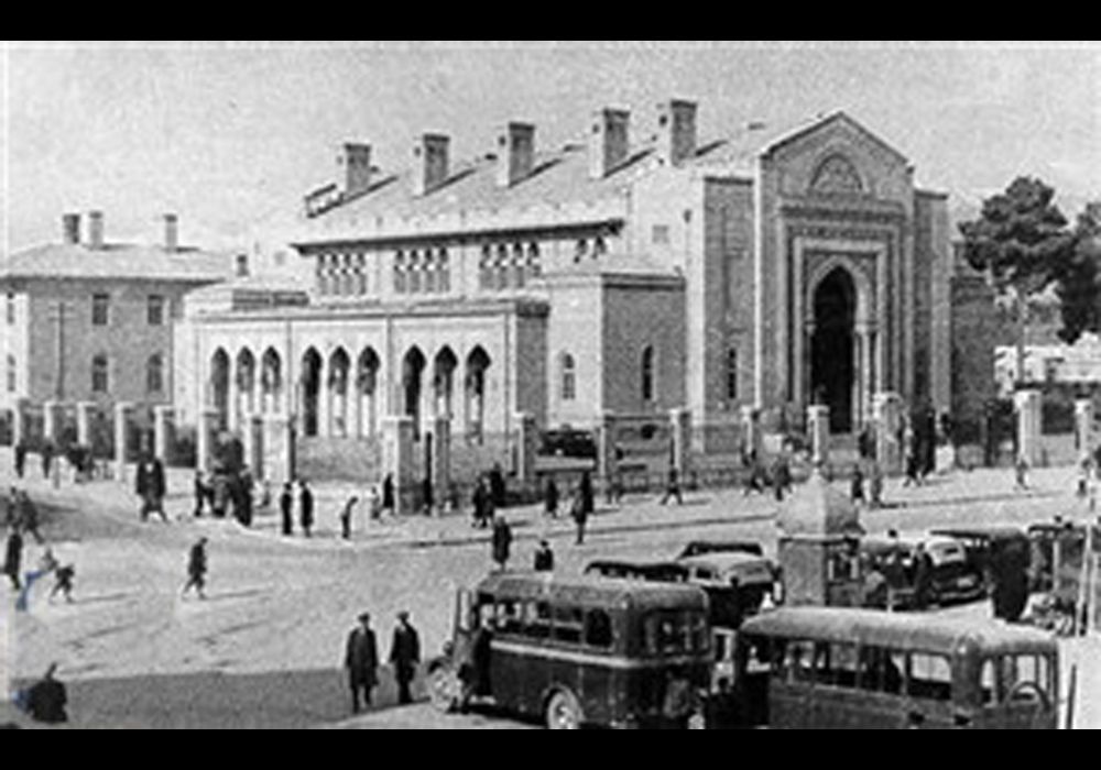 بانک بازرگانی نخستین بانک خصوصی ایران