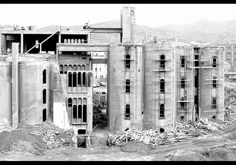 کارخانه متروکه