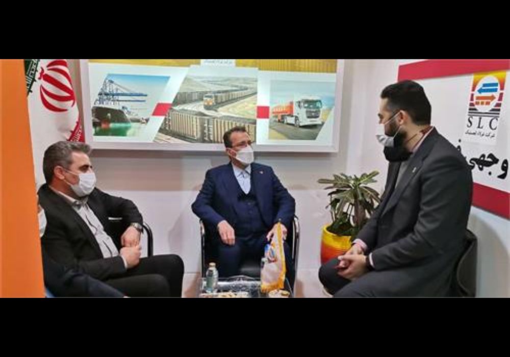 بازدید-معاون-وزیر-راه-و-شهرسازی-از-غرفه-شرکت-چند-وجهی-فولاد-لجستیک