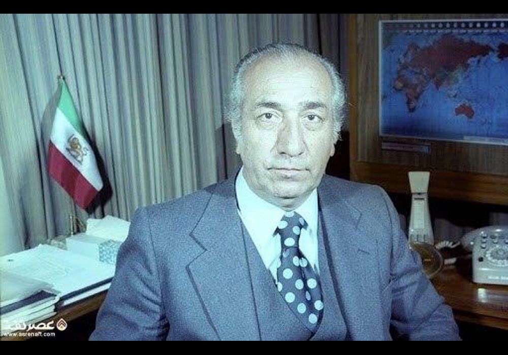 این تصویر دارای صفت خالی alt است؛ نام پروندهٔ آن حسن-نزیه.jpg است