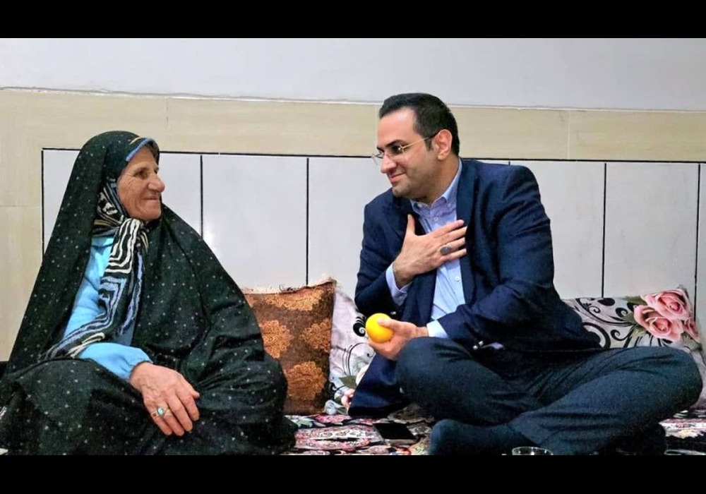 دیدار مدیر عامل غدیر نی ریز با خانواده شهدا