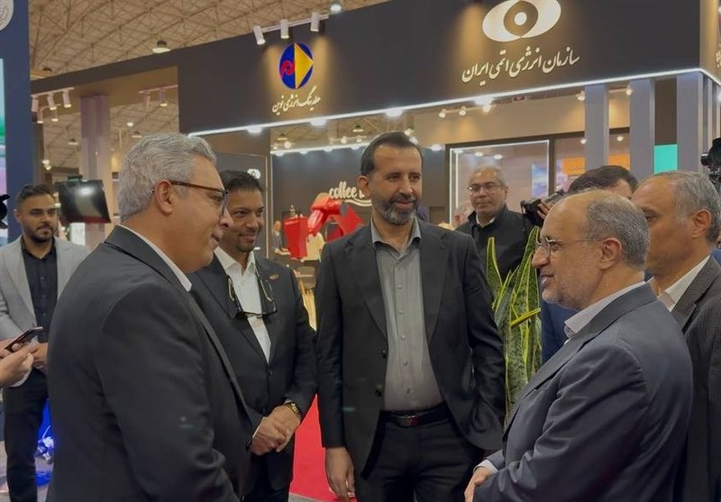 بازدید معاون وزیر از غرفه چادرملو در متافو