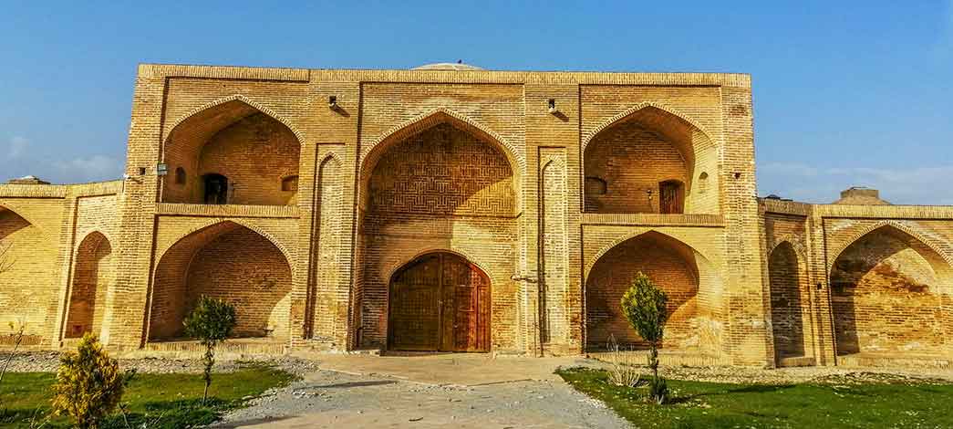 کاروانسرای تاریخی ماهیدشت